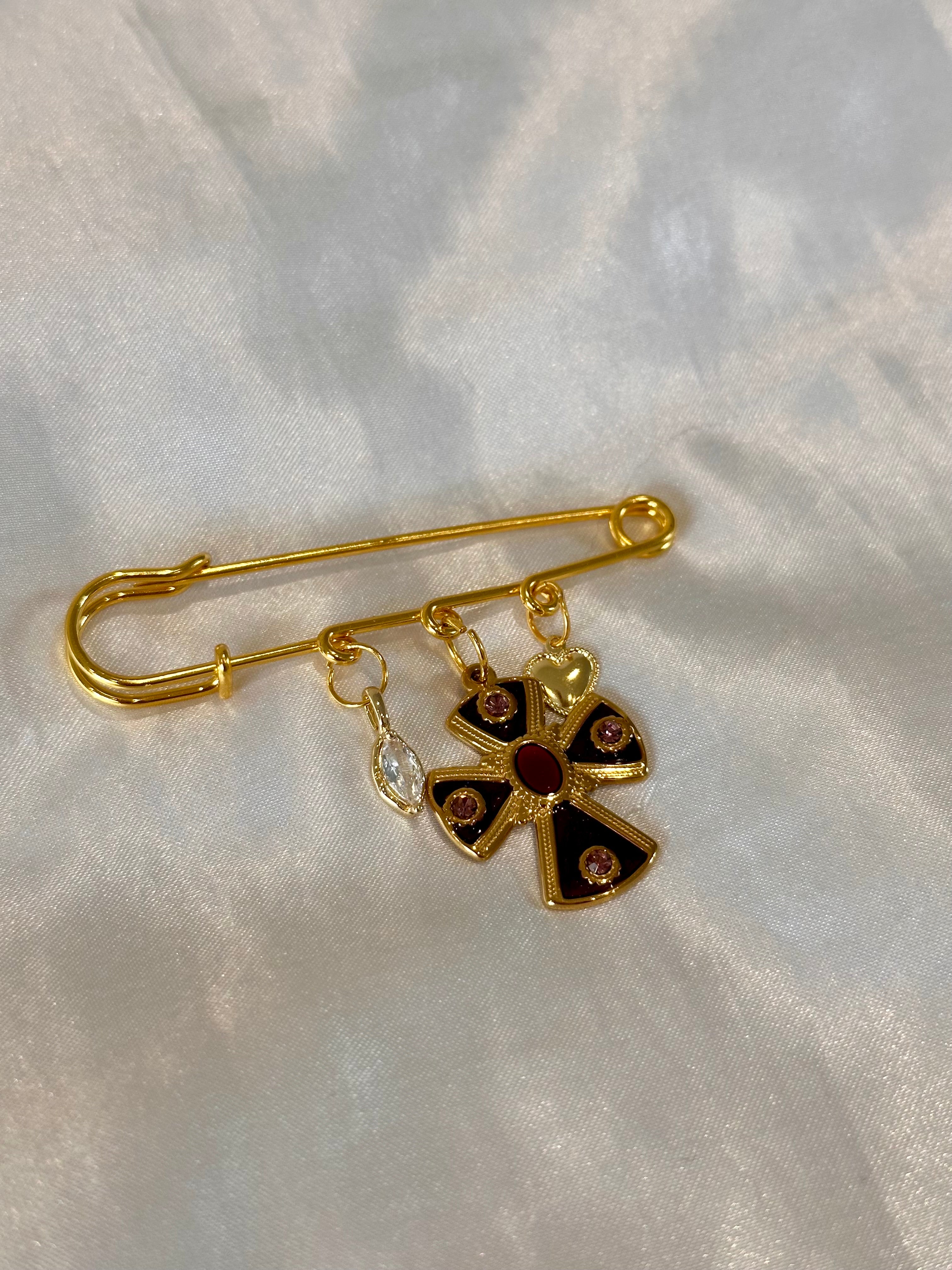 Broche Croix Précieuse